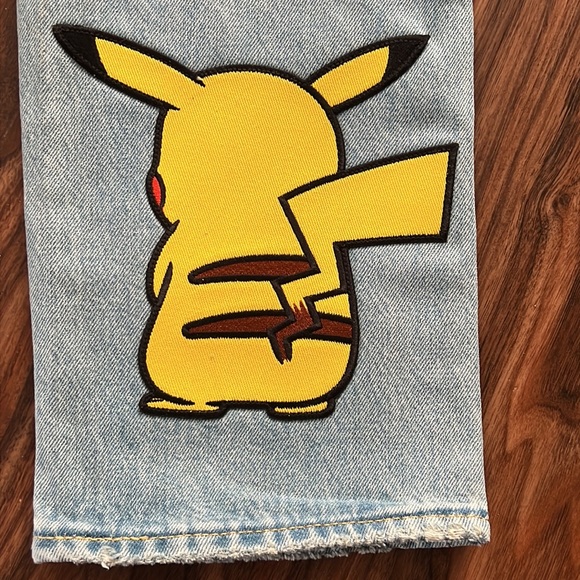 NWOT Levi’s x Pokémon 551 Z Straight - Picture 16 of 16